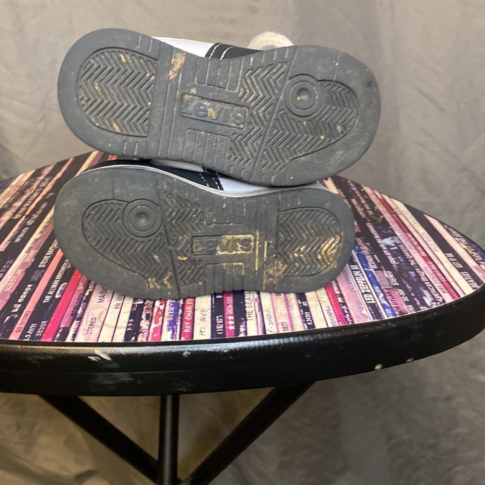 Levi’s High Top Shoes - Picture 6 of 7